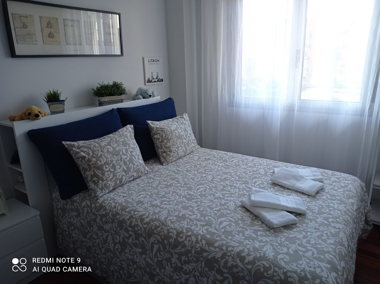 Detalle de la cama doble de la habitación suite
