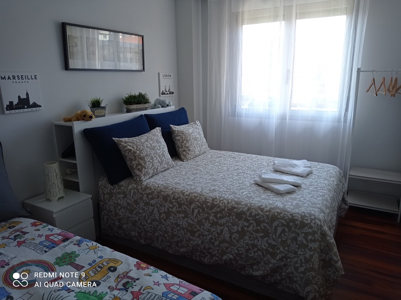 Segunda habitación preparada para tres huéspedes